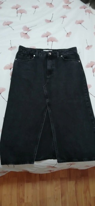 Falda midi Mango negra