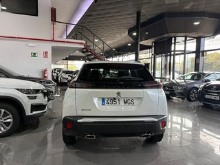 Peugeot 2008 ALLURE PACK PURETECH 130 S&S 6 VEL. MAN TAPICERÍA COZY NEGRO CON PESPUNTES EN AZUL