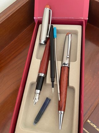 Estuche pluma y bolígrafo
