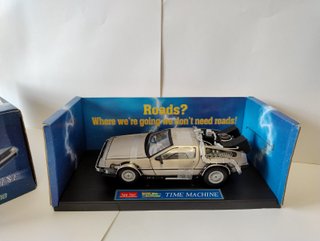 DeLorean Back To The Future 1:18 Sun Star
