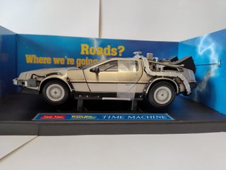 DeLorean Back To The Future 1:18 Sun Star