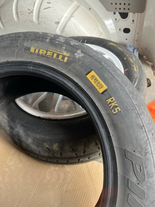 Neumáticos Slicks Pirelli RK5 15”