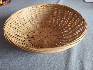 Cesta redonda em vime