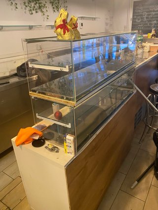 Vitrinas de exposición de cristal y madera