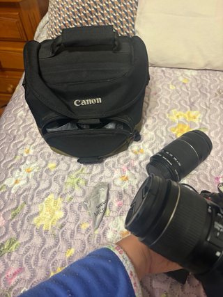 Canon EOS 1200D + 2 baterías, objetivos y funda