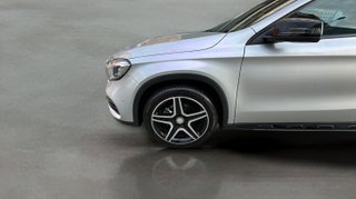 Mercedes-Benz GLA 180 90 kW (122 CV)