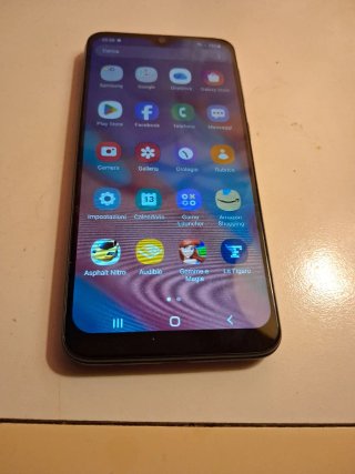 Samsung Galaxy A40 smartphone