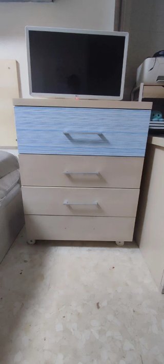Cómoda de dormitorio beige y azul