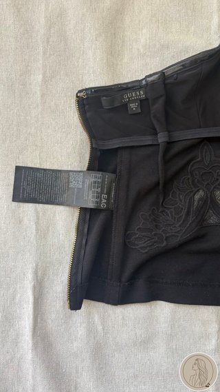 Top Guess Negro Bordado