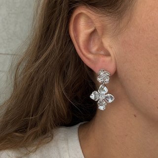 Pendientes Flor Plateados Estilo Vintage