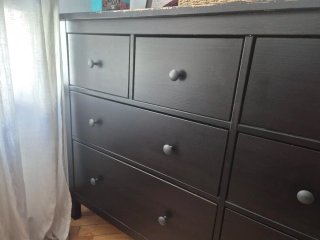 Cómoda IKEA HEMNES 8 cajones negro-marrón