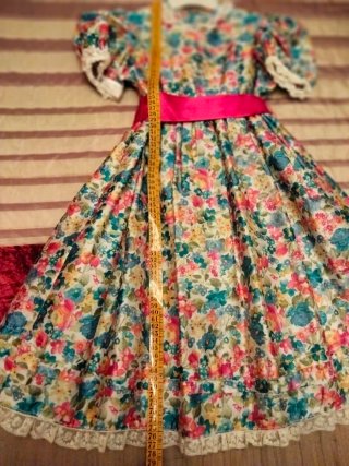 Vestido floral niña con fajín rosa