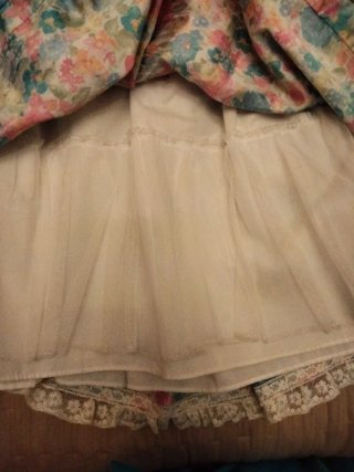 Vestido floral niña con fajín rosa
