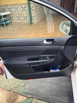 Golf blanco ITV y todo al día