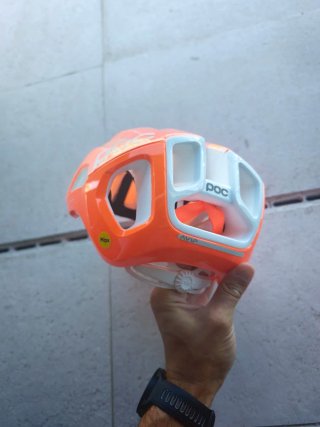 POC Ventral Tempus MIPS L Laranja