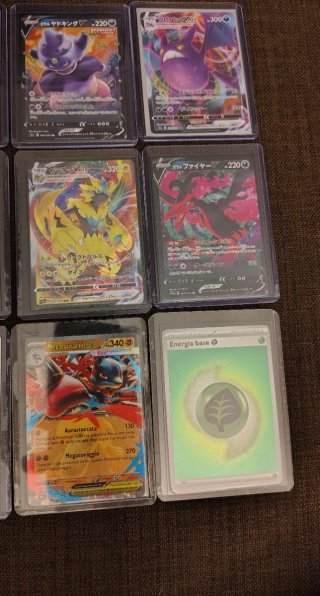 Lotto 12 carte Pokemon con sleeves e toploader