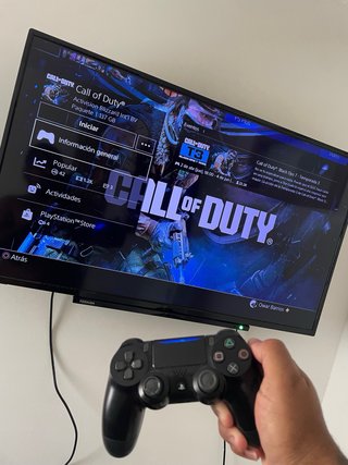 Consola PS4 Slim 1TB Negra + 4 Juegos