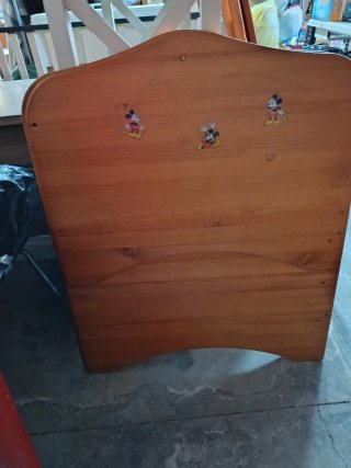 Cuna de madera. Muy cálida
