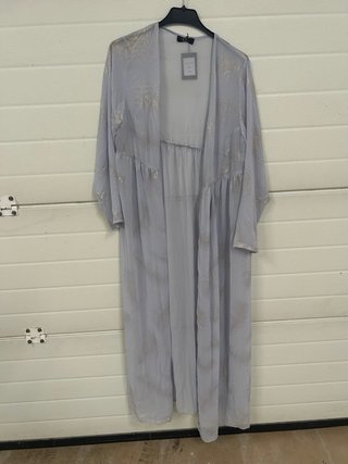 Oferta !!  Lote de ropa  137 prendas!!!