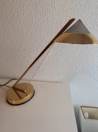 Lámpara de diseño vintage dorada