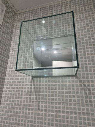Estantería cubo de cristal espejo