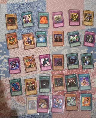 Lote de 29 cartas antiguas Yu-Gi-Oh!