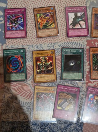 Lote de 29 cartas antiguas Yu-Gi-Oh!
