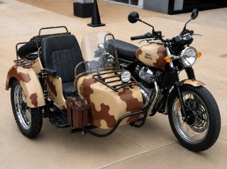 Royal Enfield Interceptor 650 con Sidecar