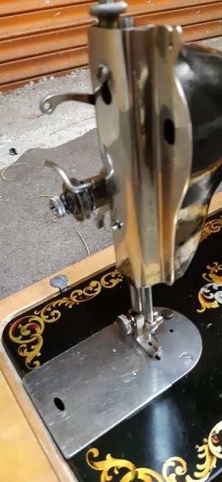 Mueble Máquina de Coser Antigua Signer