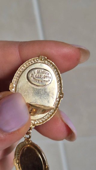 Orecchini pendenti marroni e oro