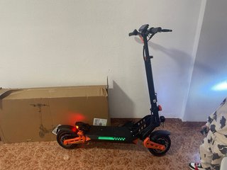 Patinete eléctrico naranja