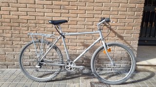 Bicicleta MTB / BTT Decathlon gris talla M