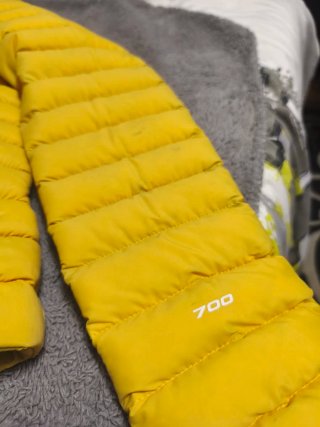 Chaqueta The North Face Negra y Amarilla