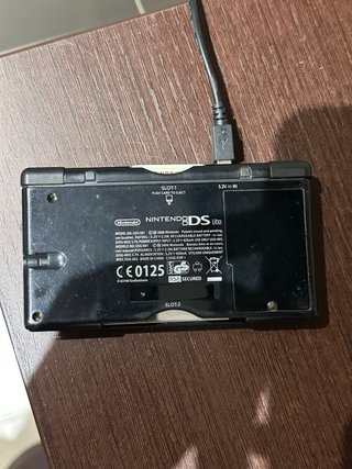Nintendo DS Negra + tarjeta con juegos