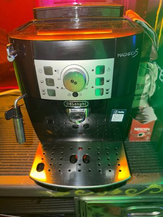Cafetera Delonghi Magnifica S como Nueva