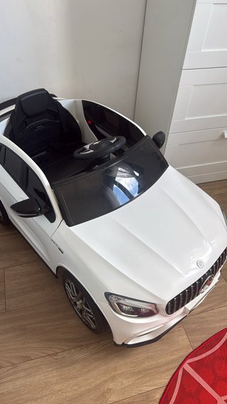 Coche eléctrico infantil Mercedes AMG