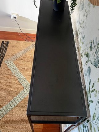 Consola de metal y madera