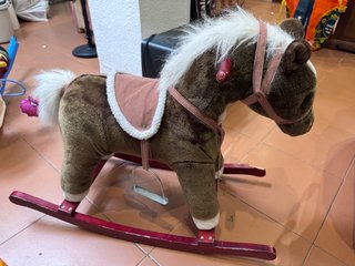 Caballo balancín infantil marrón