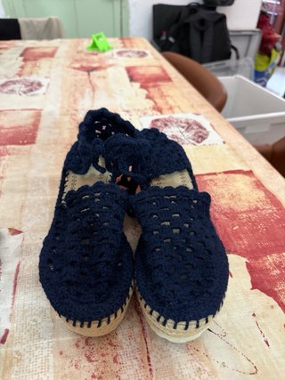 Cuñas de esparto y tela azul