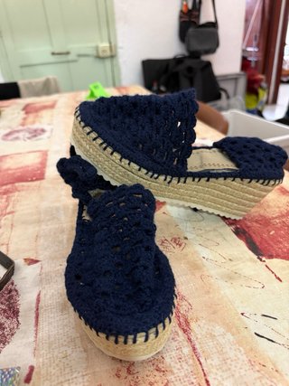 Cuñas de esparto y tela azul