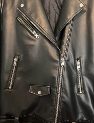 Cazadora oversize polipiel Stradivarius