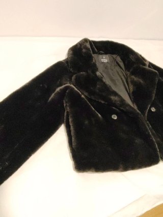 Abrigo negro Stradivarius