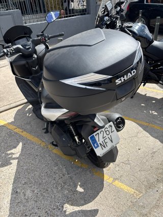 Zontes 125D Scooter Automática Negra/Blanca
