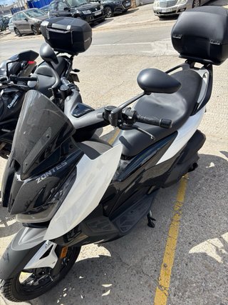 Zontes 125D Scooter Automática Negra/Blanca
