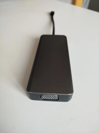 Hub USB-C 9 en 1 con HDMI y VGA