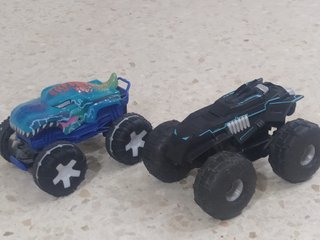 2 Coches Monster Truck Teledirigidos