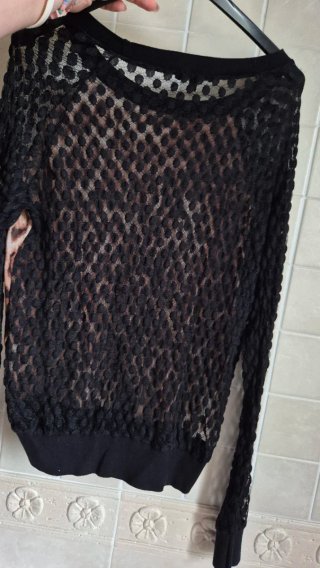 Top stampa leopardata con maniche in pizzo