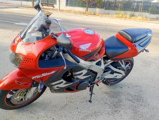 Honda CBR 900 RR Fireblade  Matrícula L7265AD