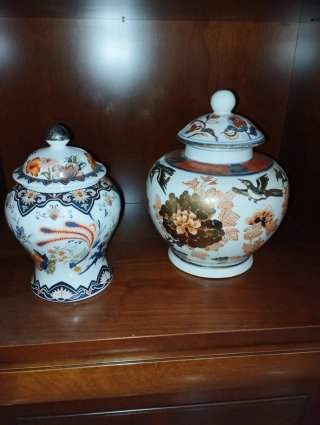 Juego de 2 jarrones de porcelana decorados