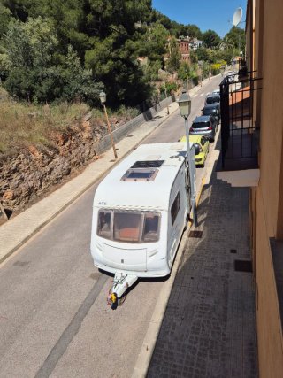 Caravana ACE  en perfecto estado, placas solares